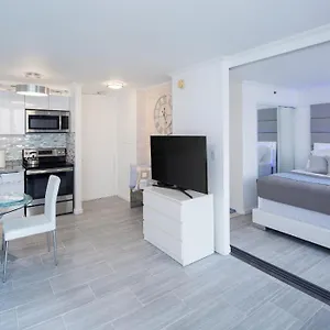 Waikiki Banyan Modern One Bedroom Free Parking Aparthotel