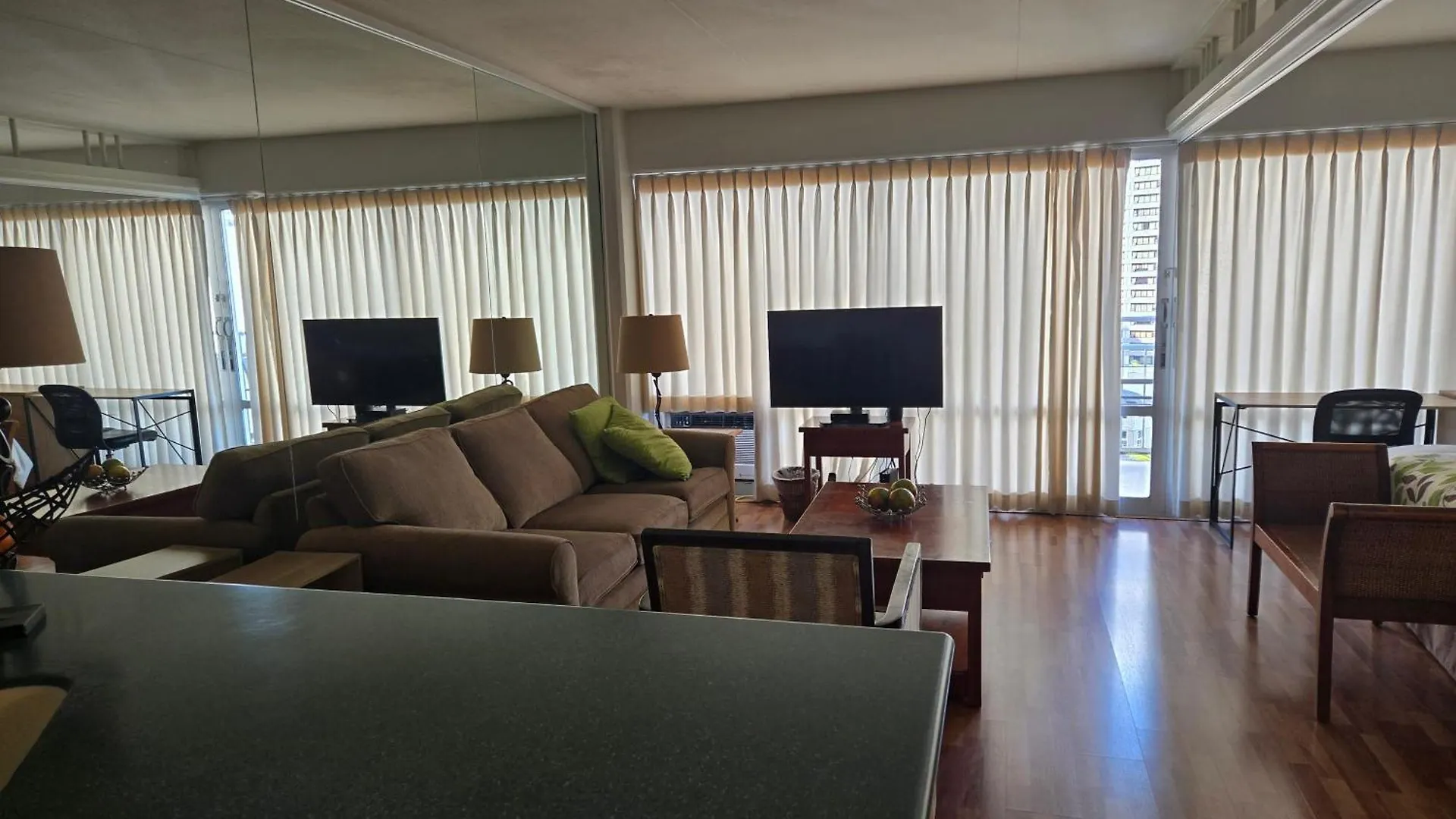 Ilikai Hotel & Luxury Suites Honolulu 0*,